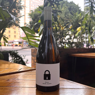Bodega Clandestina Blanc Sense 2023, 750mL White Wine Bottle (12.5% ABV)